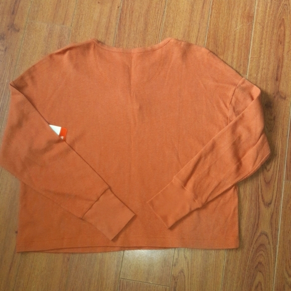 (M) CAbi Long Sleeve Top Waffle Ptp 23"×L22.5" - Picture 7 of 7